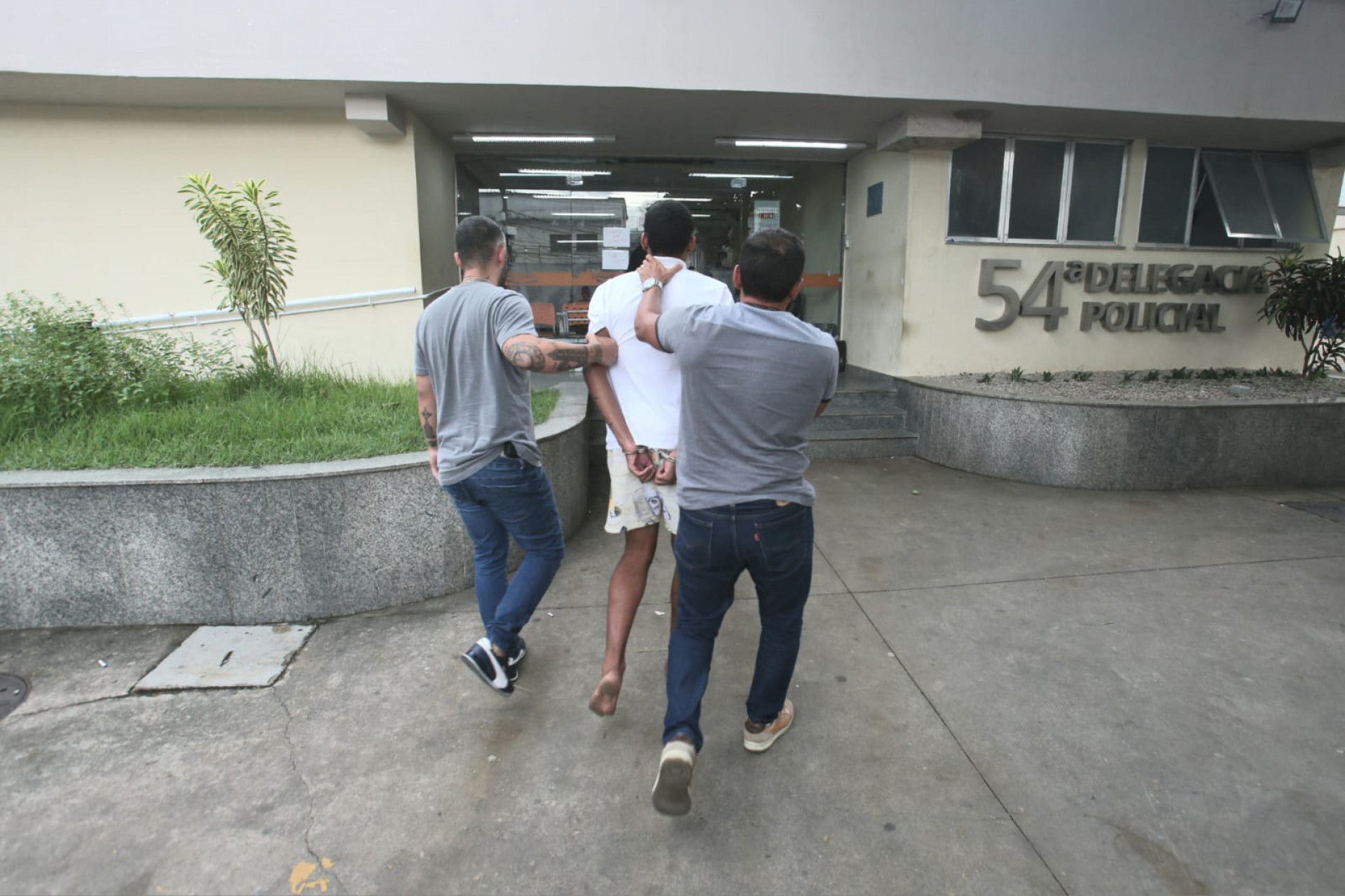 Kayky Alves de Araujo foi preso por policiais da 54ª DP (Belford Roxo) - Cleber Mendes / Agência O Dia