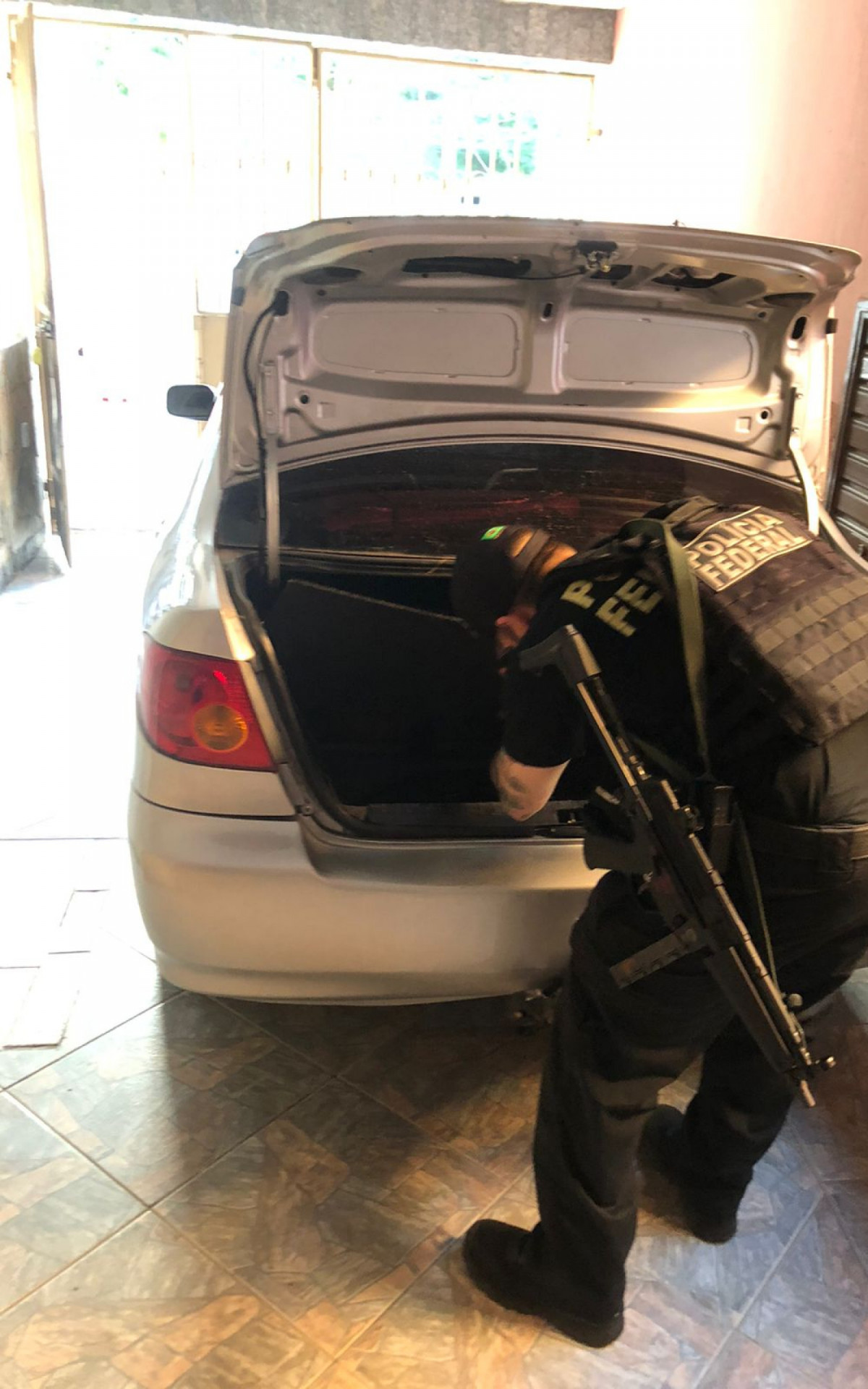 Agentes cumpriram cinco mandados de busca e apreensão em Volta Redonda e Campo Grande - Divulgação / Polícia Federal