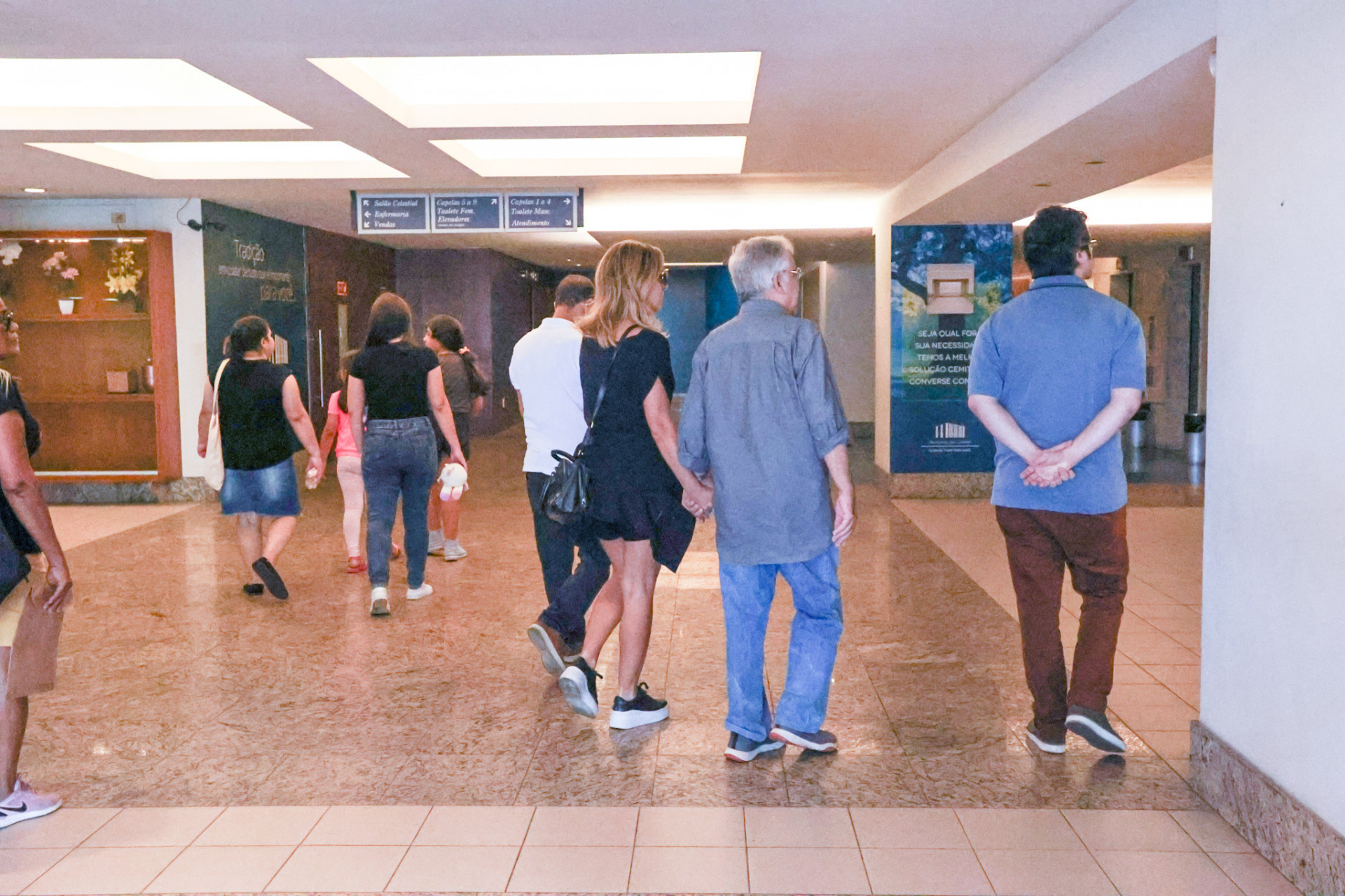 Júlia Rabello se despede da tia, Ângela - Anderson Borde / Agnews