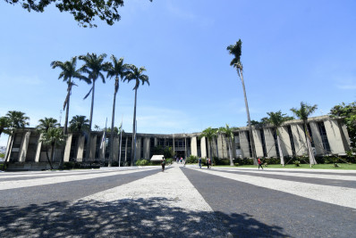 Prefeitura e Câmara de Nova Iguaçu liberam uso de bermudas por servidores