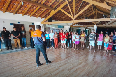 Governo simula desocupação de bairro para casos de acidentes climáticos