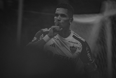 Paulinho cita Eurico e lembra época de Vasco, ao marcar contra o Flamengo