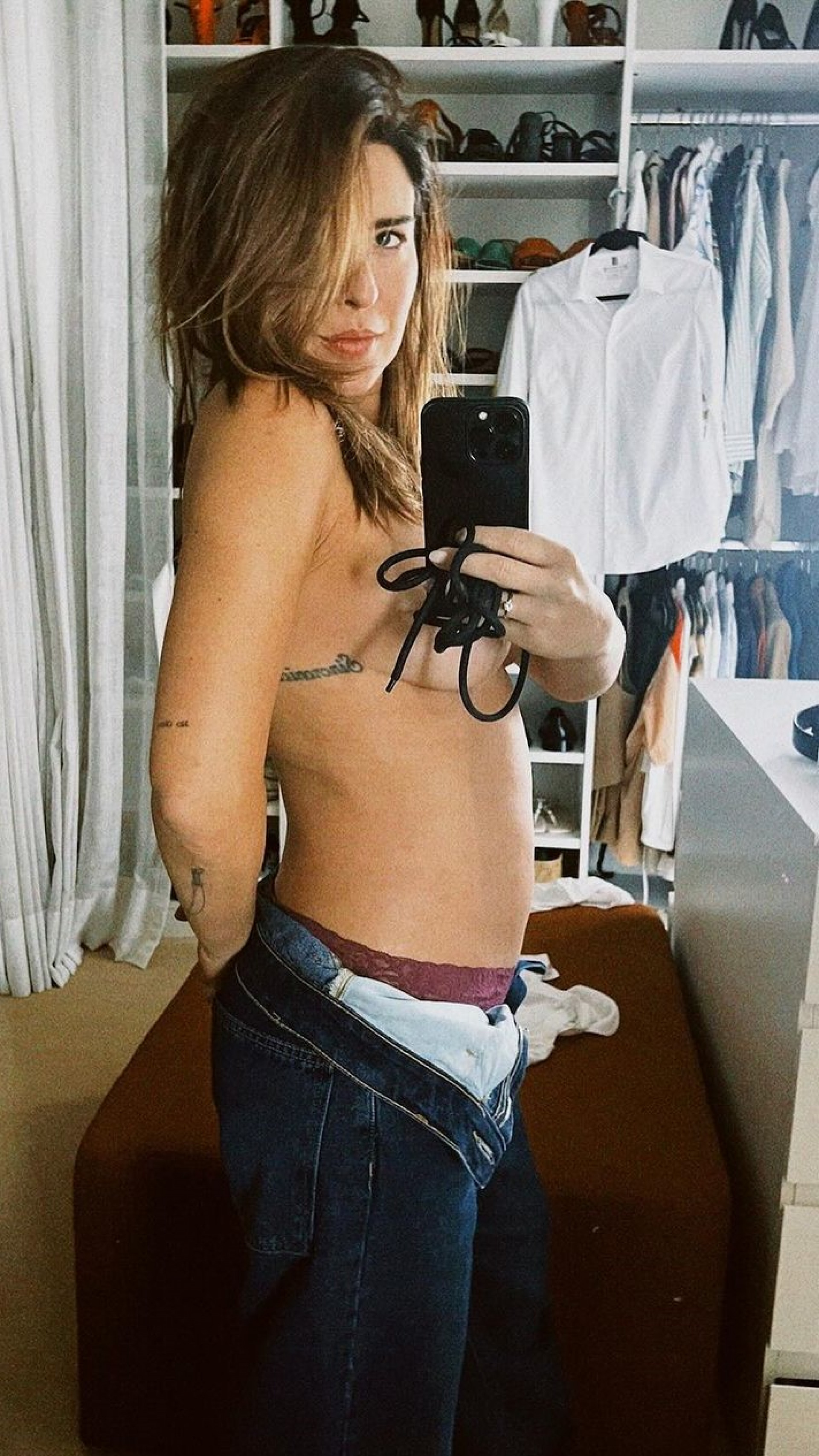 Fernanda Paes Leme encantou os seguidores ao compartilhar uma sequ&ecirc;ncia de fotos que mostram a evolu&ccedil;&atilde;o da barriga de sua primeira gesta&ccedil;&atilde;o
 - Reprodu&ccedil;&atilde;o / Instagram