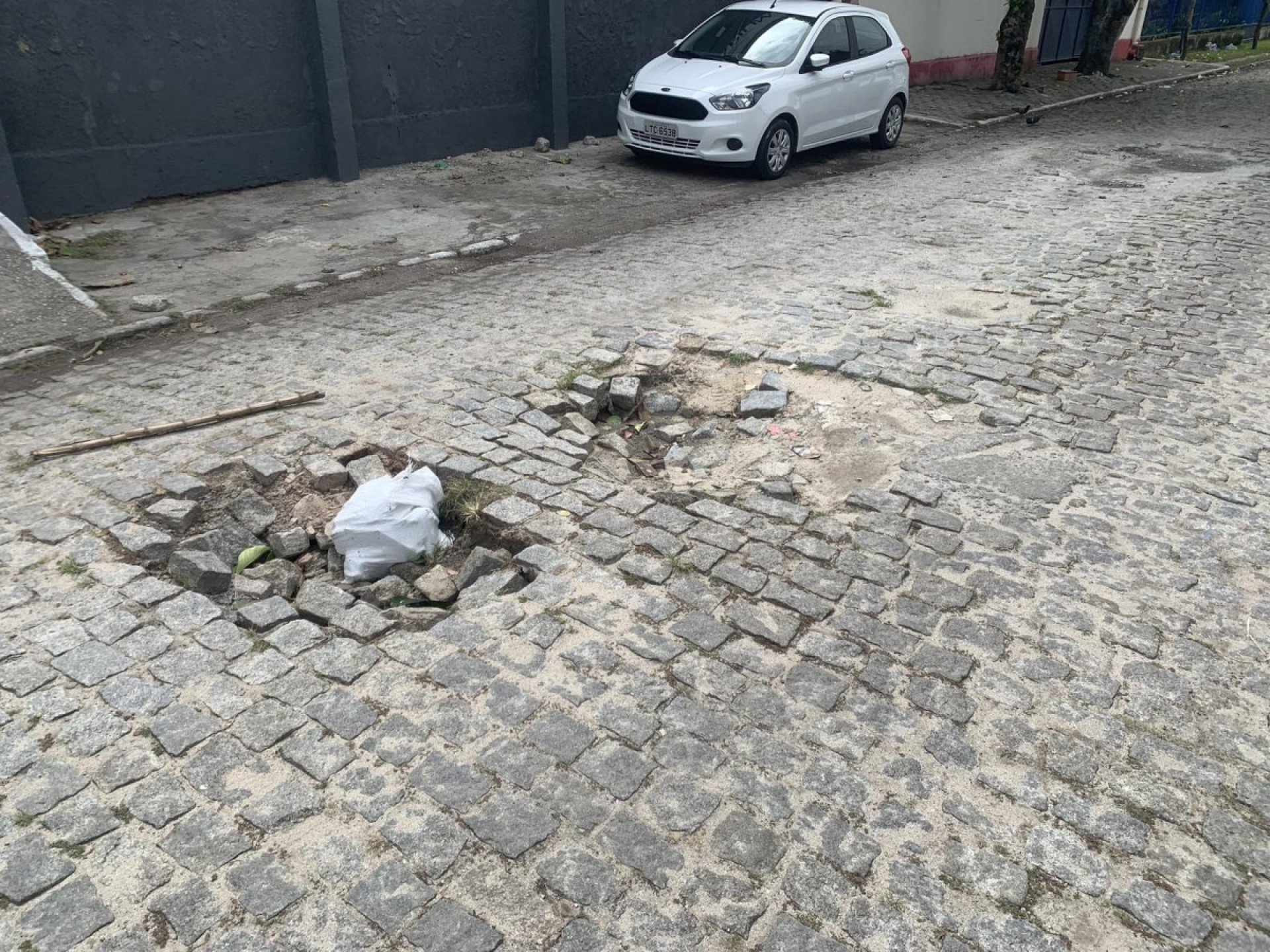 Rua Leonor de Azevedo Santa Rosa, Cabo Frio - Ludmila Lopes 