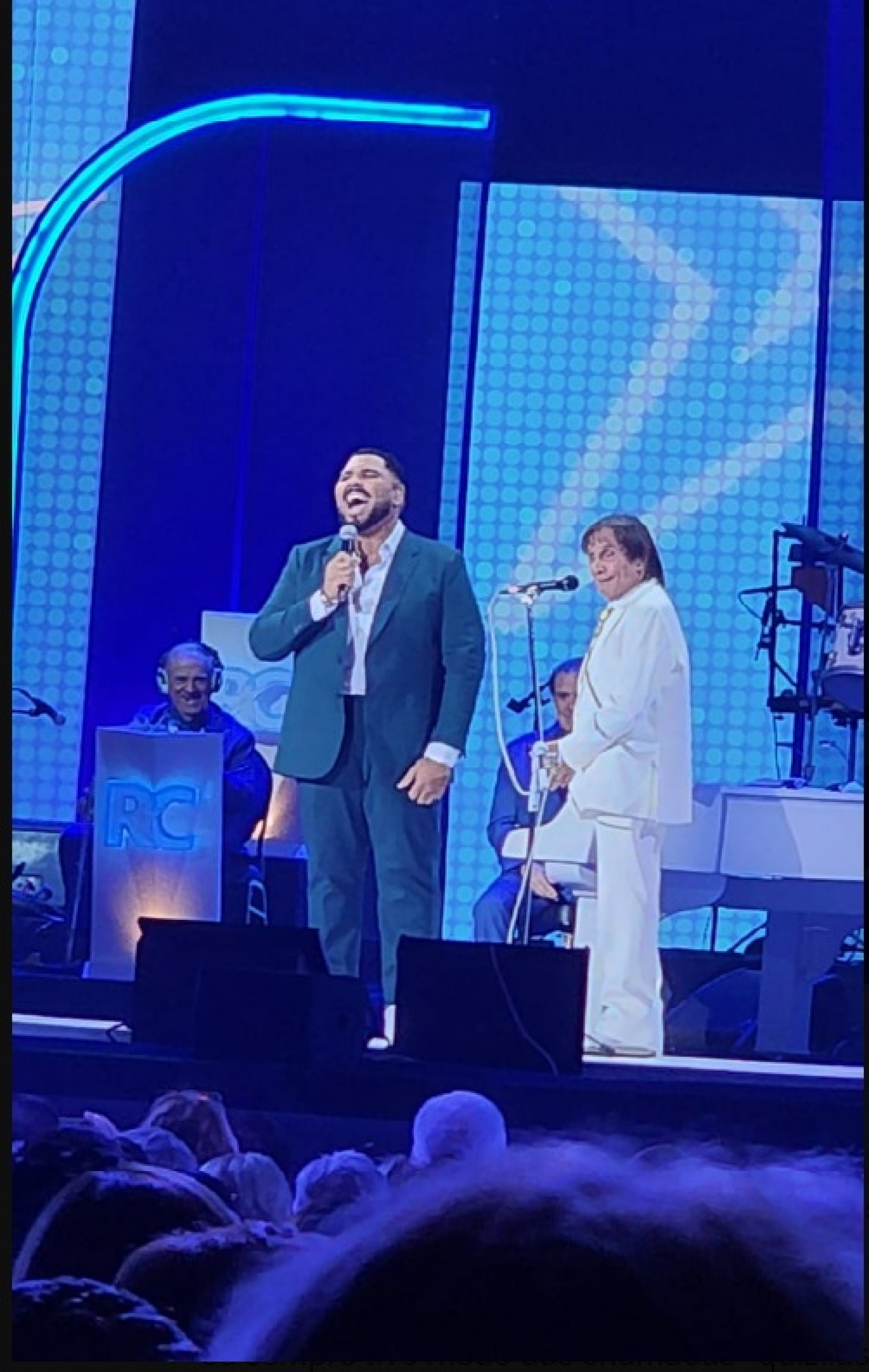 Roberto Carlos e Paulo Vieira - Reprodução do Twitter