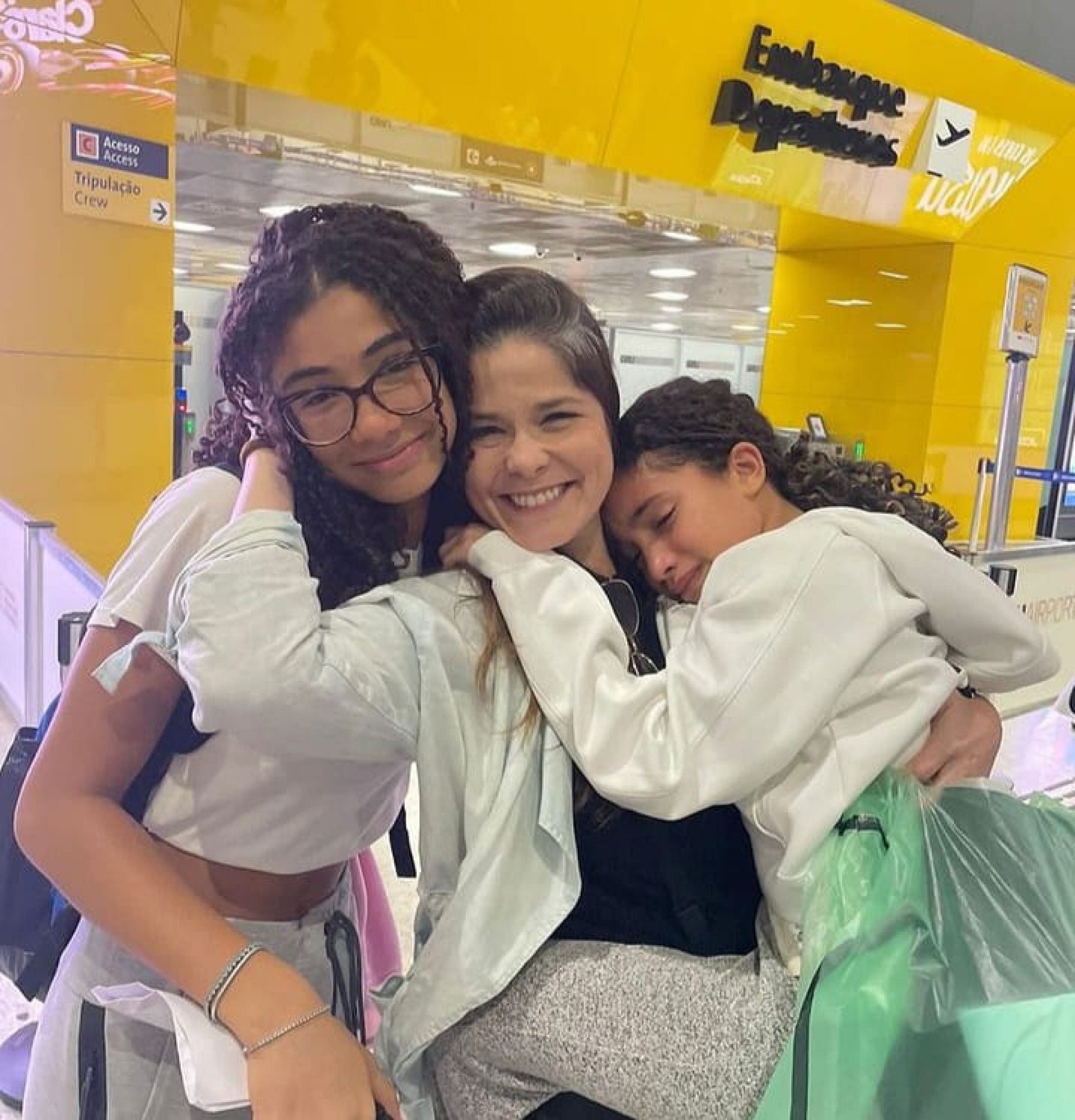 Samara Felippo com as filhas Alicia e Lara - Reprodução/Instagram