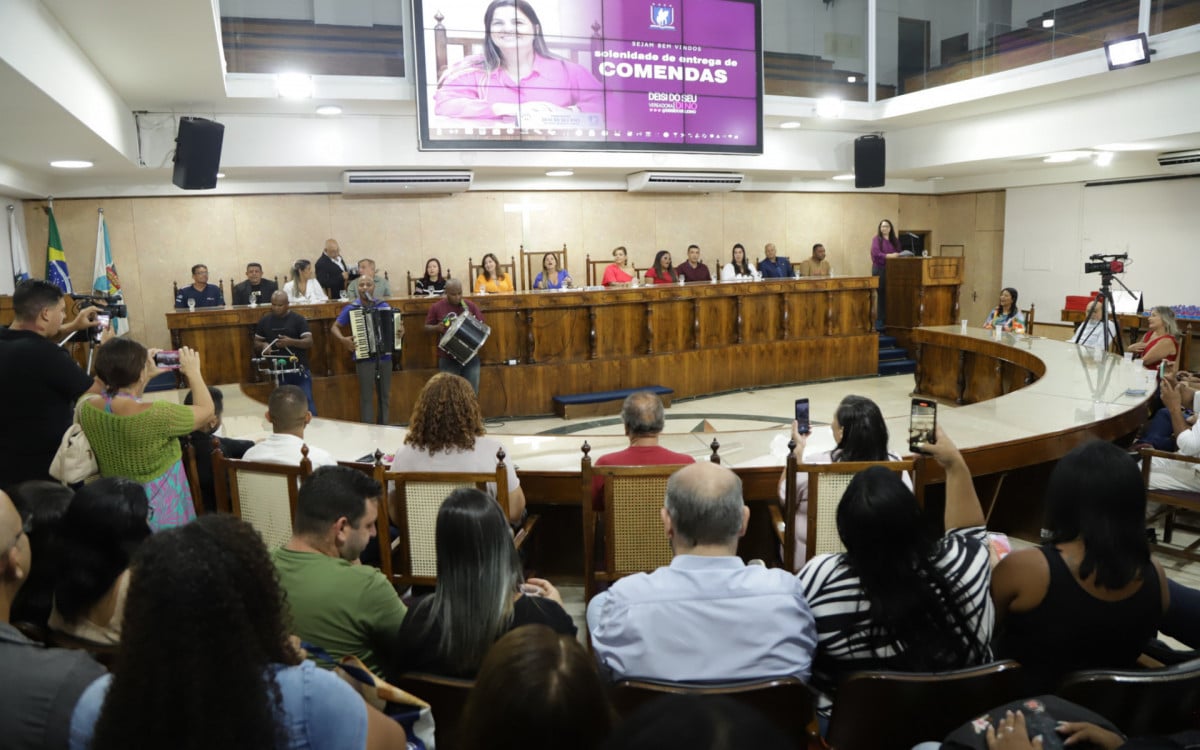 Câmara realiza entrega de moções a microempreendedores duquecaxienses - Art Vídeo/Victor Hugo/Divulgação