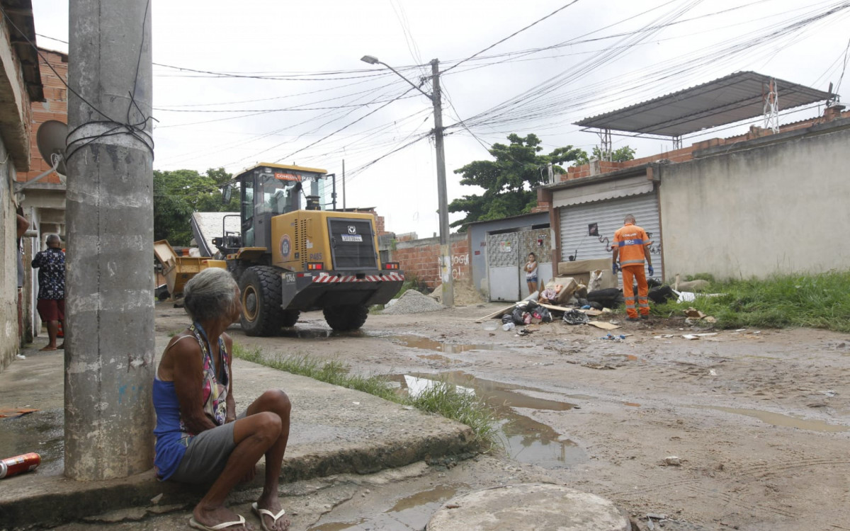Moradores contabilizam prejuízos após a água invadir suas casas  - Reginaldo Pimenta/Agência O DIA