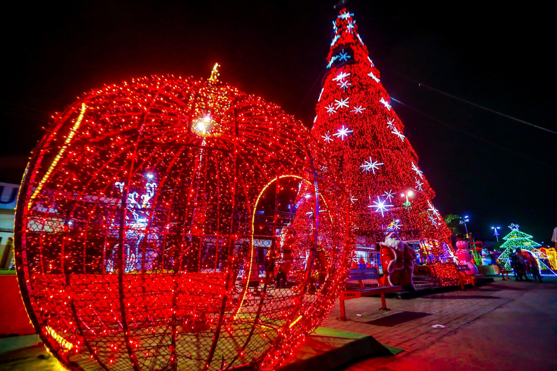 A decoração natalina está espalhada em diversos bairros de Belford Roxo - Rafael Barreto/PMBR