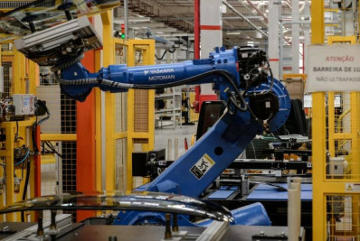 Confiança da indústria recua 0,6 ponto em outubro, revela FGV