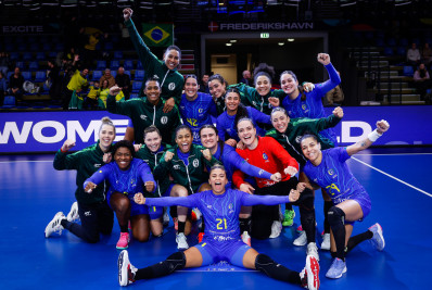Brasil goleia o Cazaquistão e vai à segunda fase do Mundial de Handebol Feminino