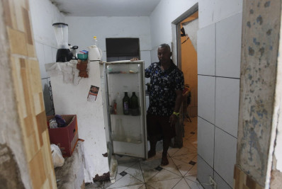 Moradores revelam prejuízos após adutora romper em Campo Grande: 'Perdi mais de R$700 de compra, não ficou nada'