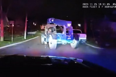 Garoto de 12 anos rouba empilhadeira e é perseguido pela polícia nos EUA; veja o vídeo