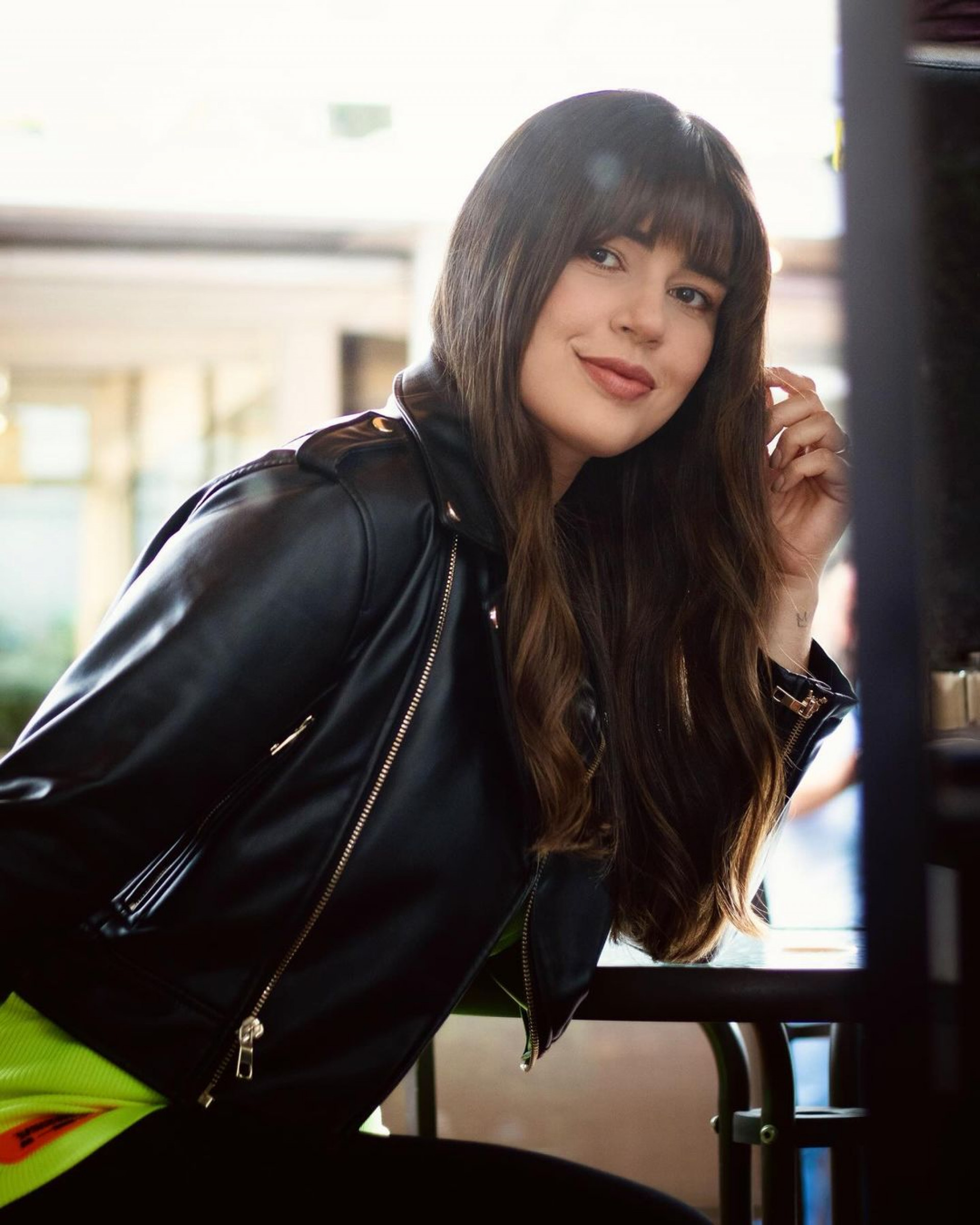 Viviam Amorim muda o visual e adere as franjinhas - Reprodução