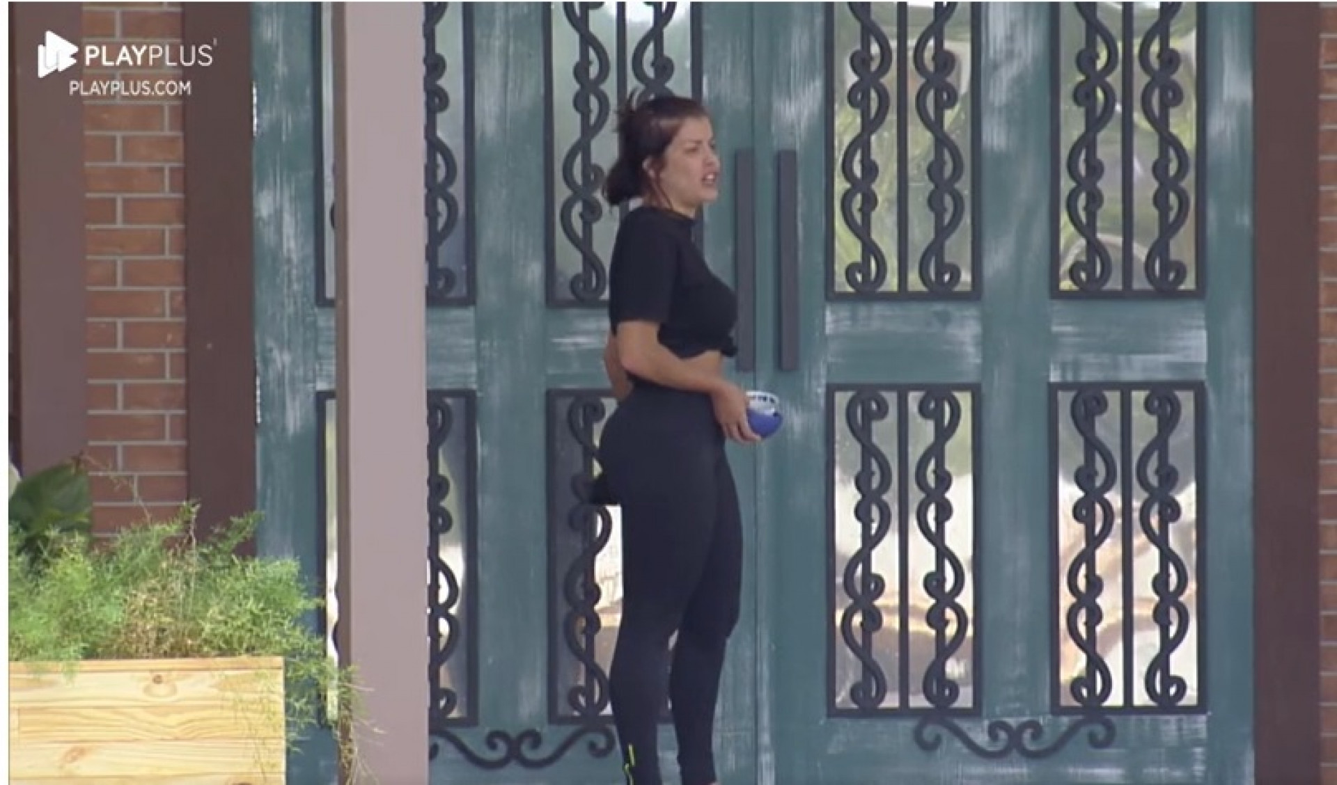 Nadja e Jaquelline protagonizam barraco em 'A Fazenda' - Reprodução de vídeo