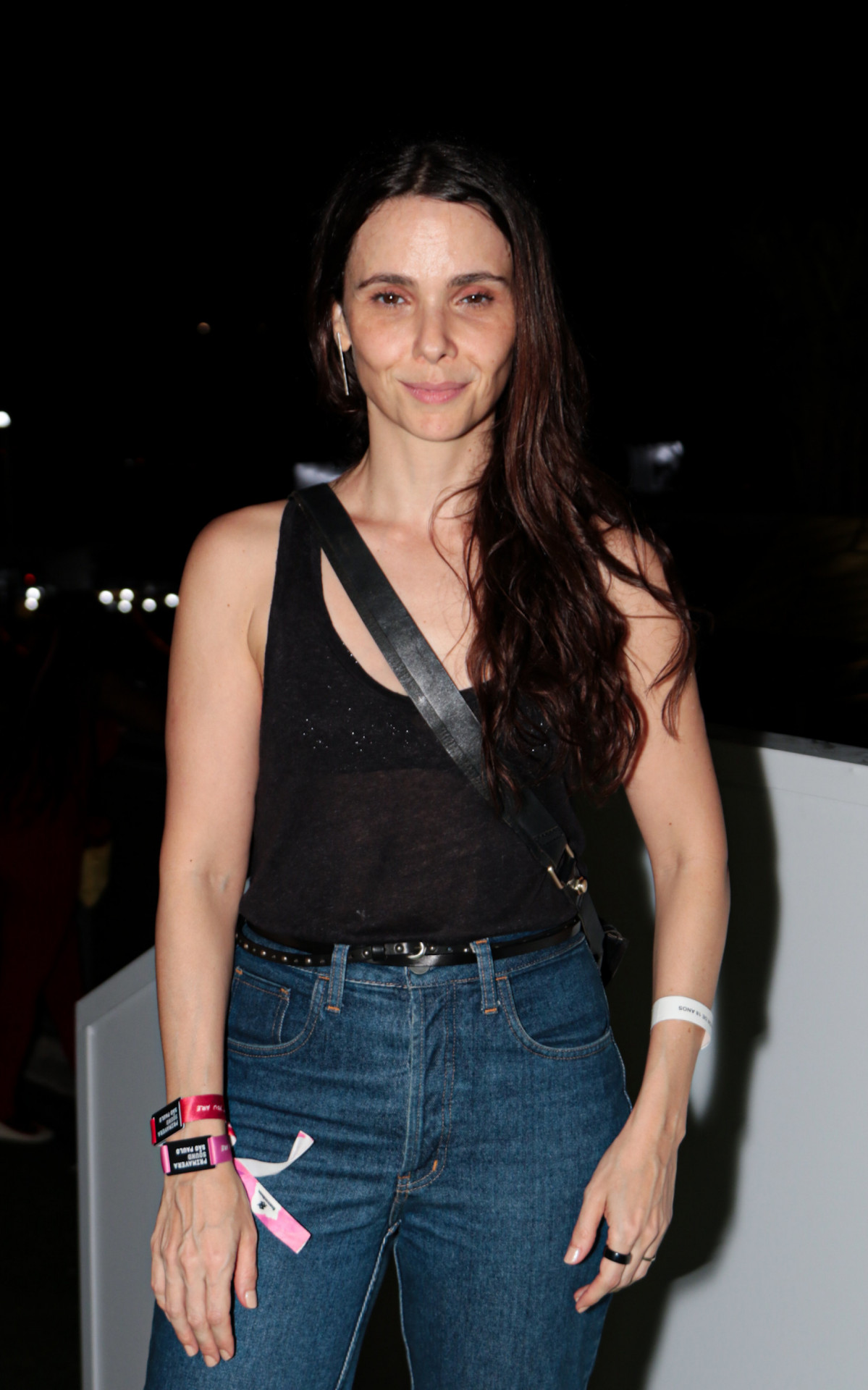 Débora Falabella aproveita primeiro dia de Primavera Sound, em São Paulo