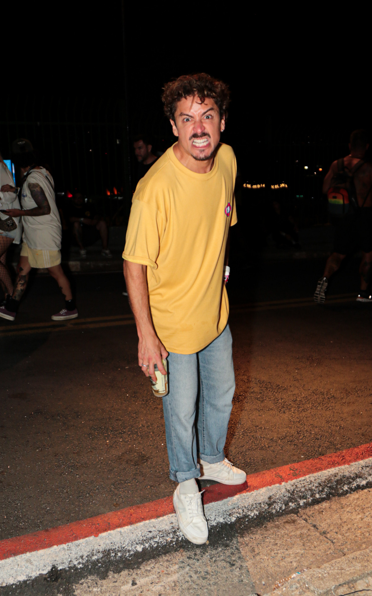 Jesuíta Barbosa aproveita primeiro dia de Primavera Sound, em São Paulo