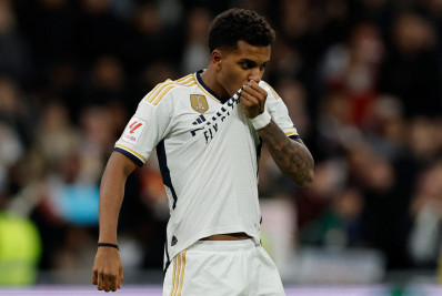 Rodrygo marca novamente e Real Madrid supera Granada pelo Espanhol