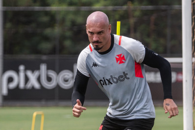 Maicon lamenta tropeço do Vasco e projeta jogo da vida contra o Bragantino: 'Buscar dentro de casa'