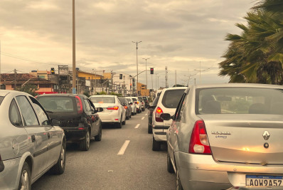 Falhas nos semáforos de Rio das Ostras causam confusão e aumentam riscos no trânsito