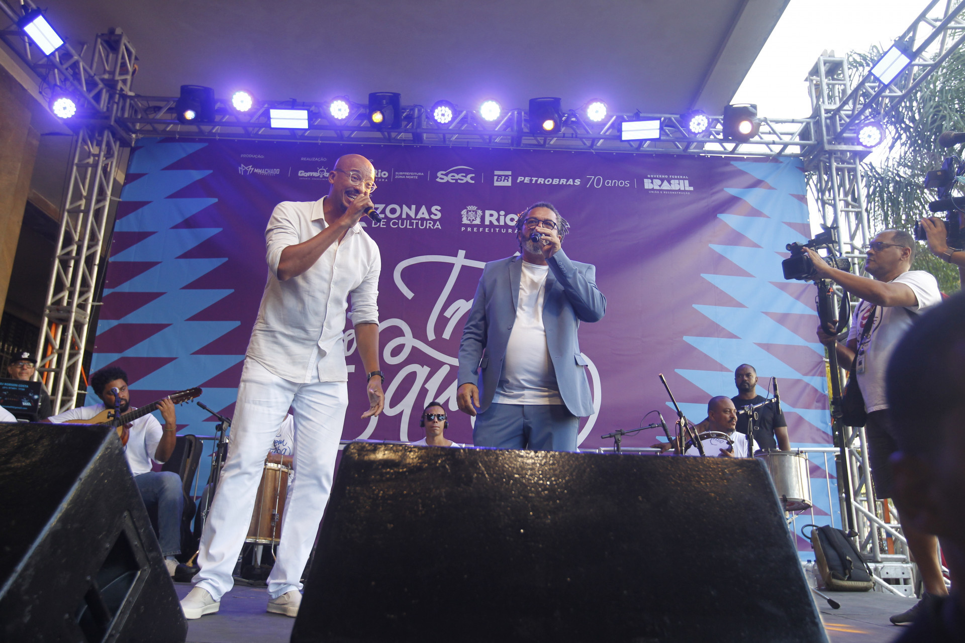 Na foto, André Lara, neto de Dona Ivone Lara e Marquinho de Oswaldo Cruz.
- Reginaldo Pimenta / Agencia O Dia