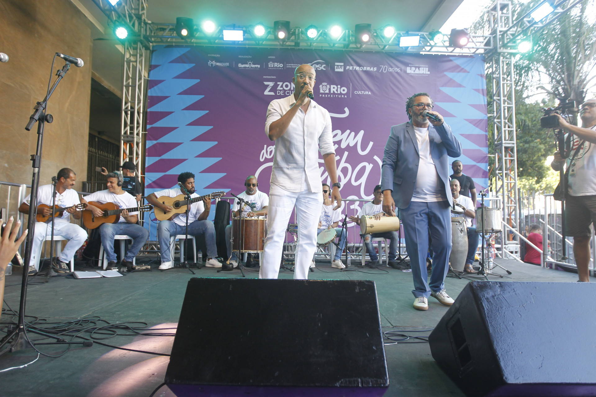 Na foto, André Lara, neto de Dona Ivone Lara e Marquinho de Oswaldo Cruz.
- Reginaldo Pimenta / Agencia O Dia