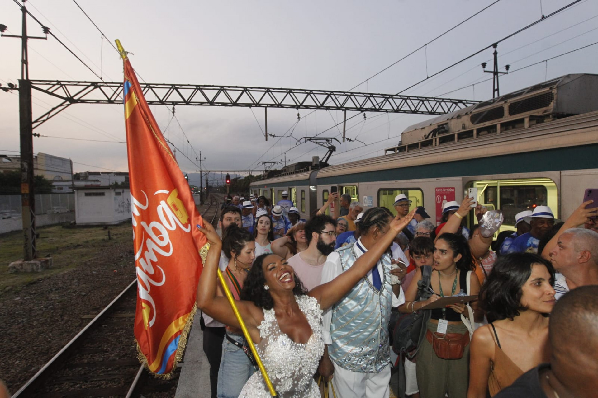 Chegada do trem a Oswaldo Cruz - Reginaldo Pimenta / Agência O Dia