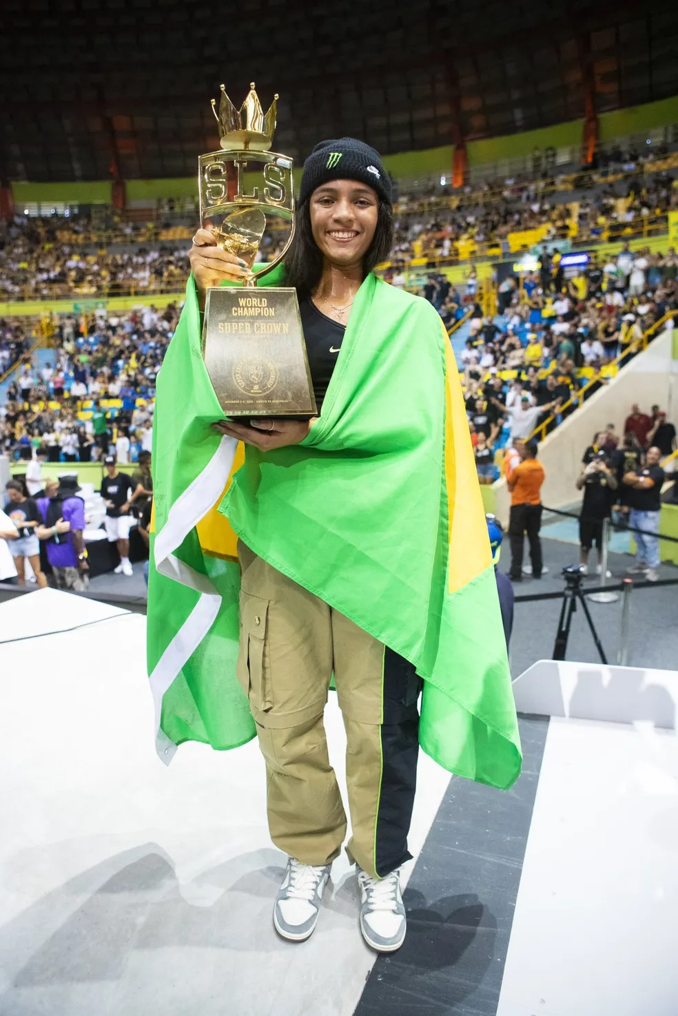 Rayssa Leal consegue 9,0 inédito e conquista liga mundial de skate street