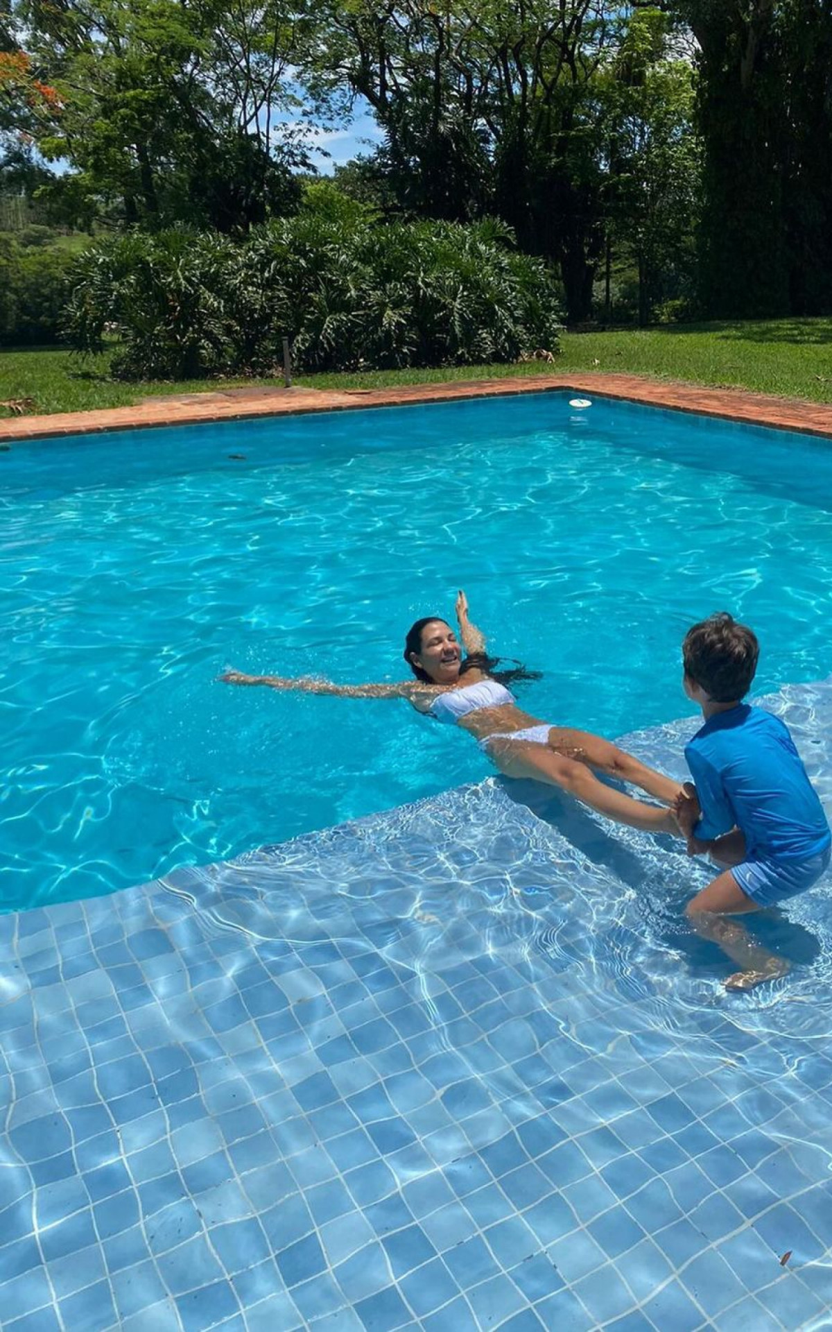 Amanda Klein e o fiho Dudu - Reprodução/Instagram