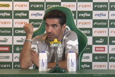 Abel Ferreira reclama de gramado no Allianz Parque após show de Taylor Swift: 'Cheio de coisinhas'