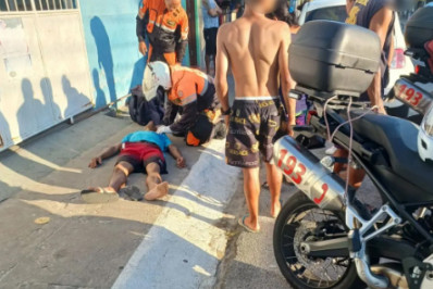 Homem é esfaqueado pela companheira em bar em Cabo Frio