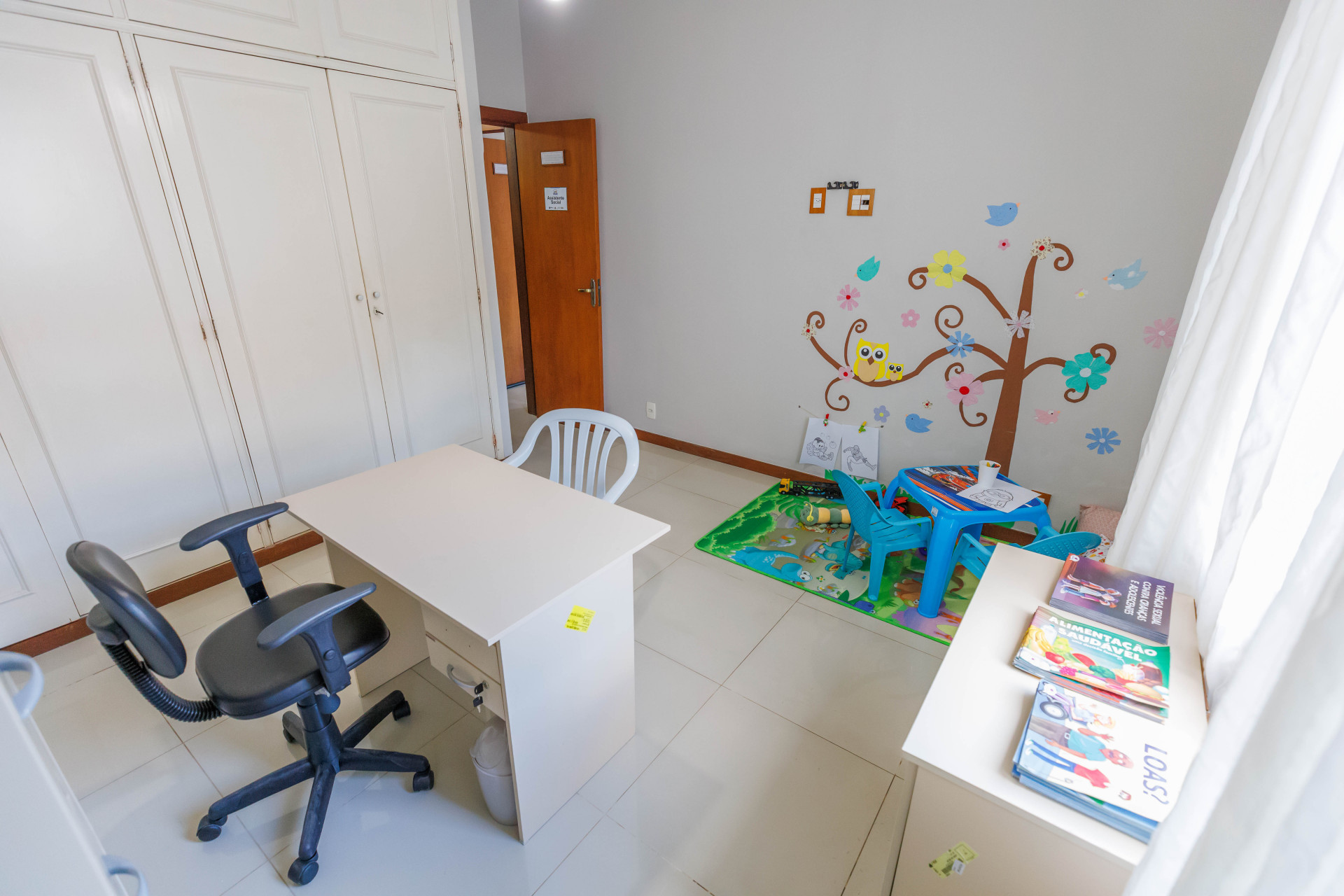 CRAS atende aos bairros da Barra do Imbuí, Caleme, Campo Grande, Cascata do Imbuí, Cova da Onça, Dente de Ouro, Espanhol, Golf, Granja Florestal, J. Pimenteiras, Loteamento Feo, Paineiras, Pimenteiras, Posse, Quebra Frasco, Quinta da Barra, Salaco, Salaquinho, Tartaruga e Vila Muqui - BRUNO NEPOMUCENO