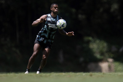 Além do Corinthians, Grêmio também teria interesse de tirar Júnior Santos do Botafogo
