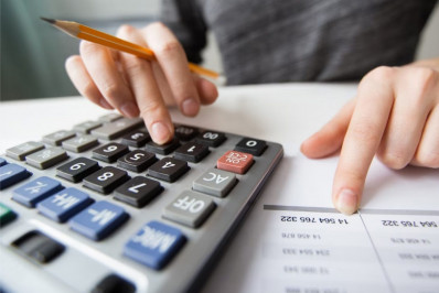 Juro médio no crédito livre cai para 40,4% em abril, aponta BC; cheque especial sobe a 129,9%