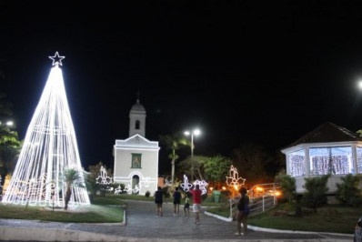 São Pedro da Aldeia ganha decoração especial de Natal