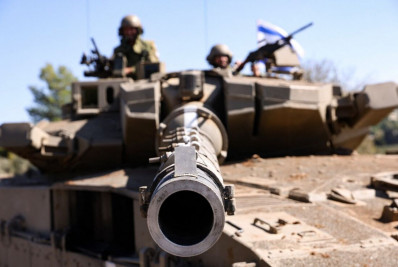 Após expansão, exército israelense combate Hamas no sul de Gaza