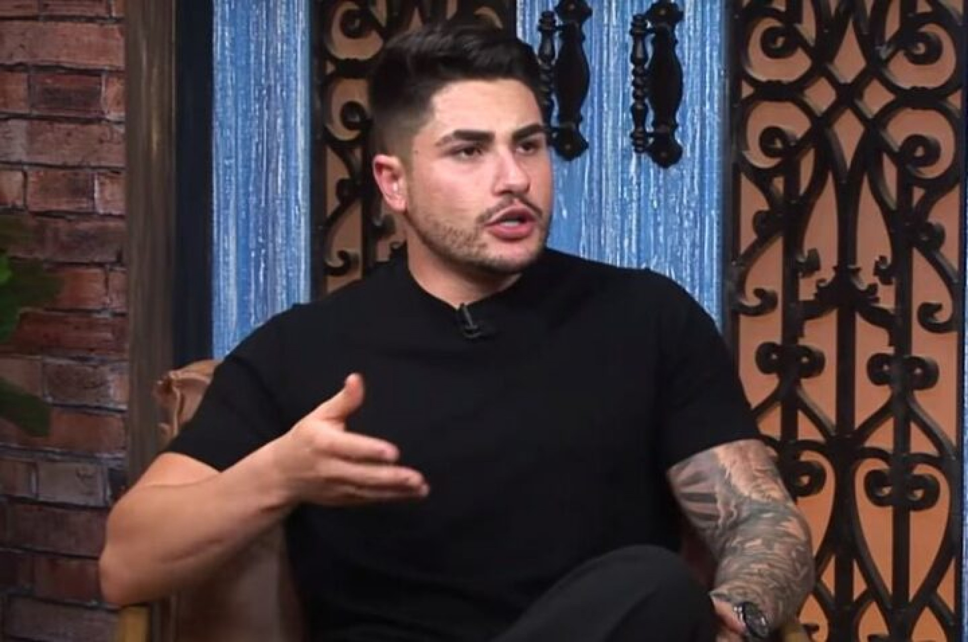 Lucas Souza desistiu de 'A Fazenda 15' após brigas dentro do reality - Reprodução / PlayPlus