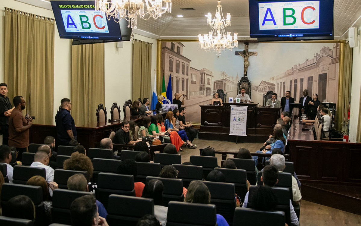 Selos foram entregues a 26 estabelecimentos de acordo com a pontuação alcançada