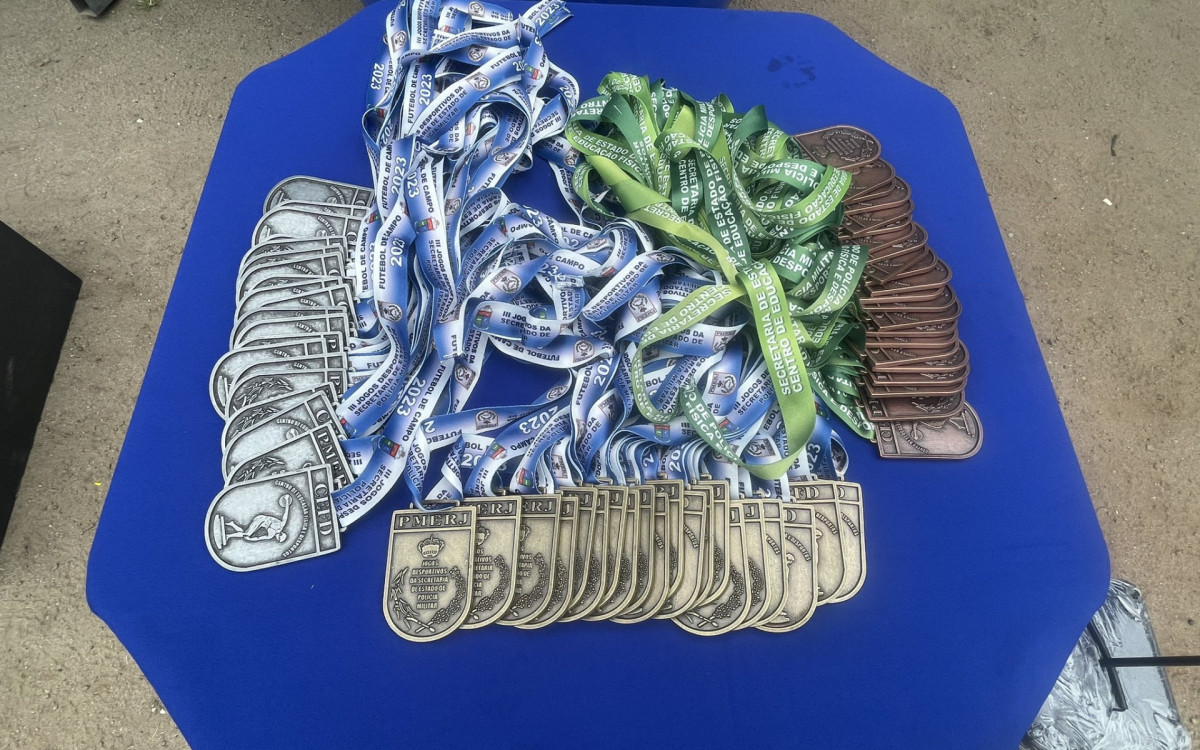 As medalhas entregues aos três times primeiros colocados na Copa PMERJ
