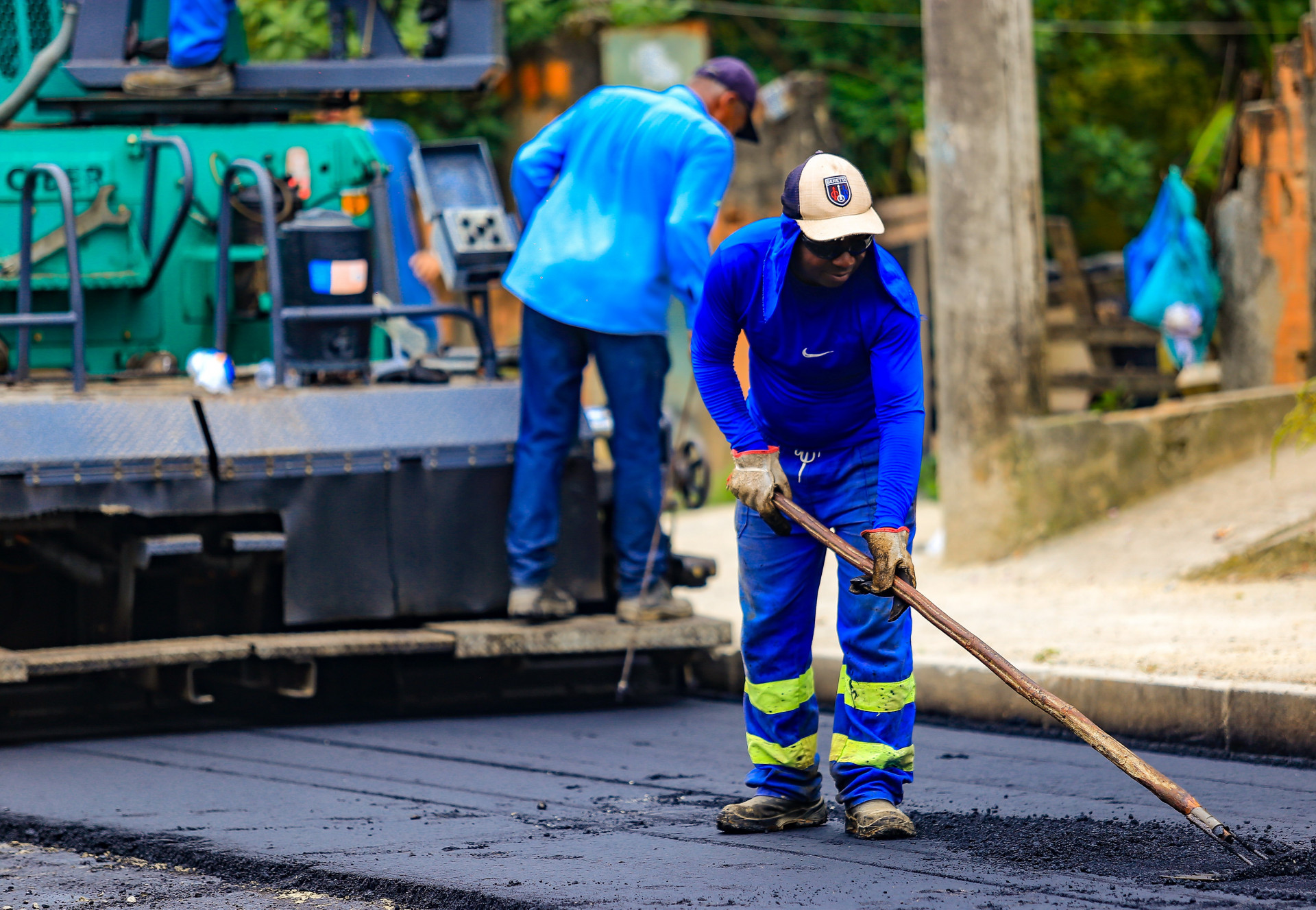 Os trabalhos de pavimenta&ccedil;&atilde;o da Rua Tobias Barreto est&atilde;o bem adiantados - Rafael Barreto / PMBR
