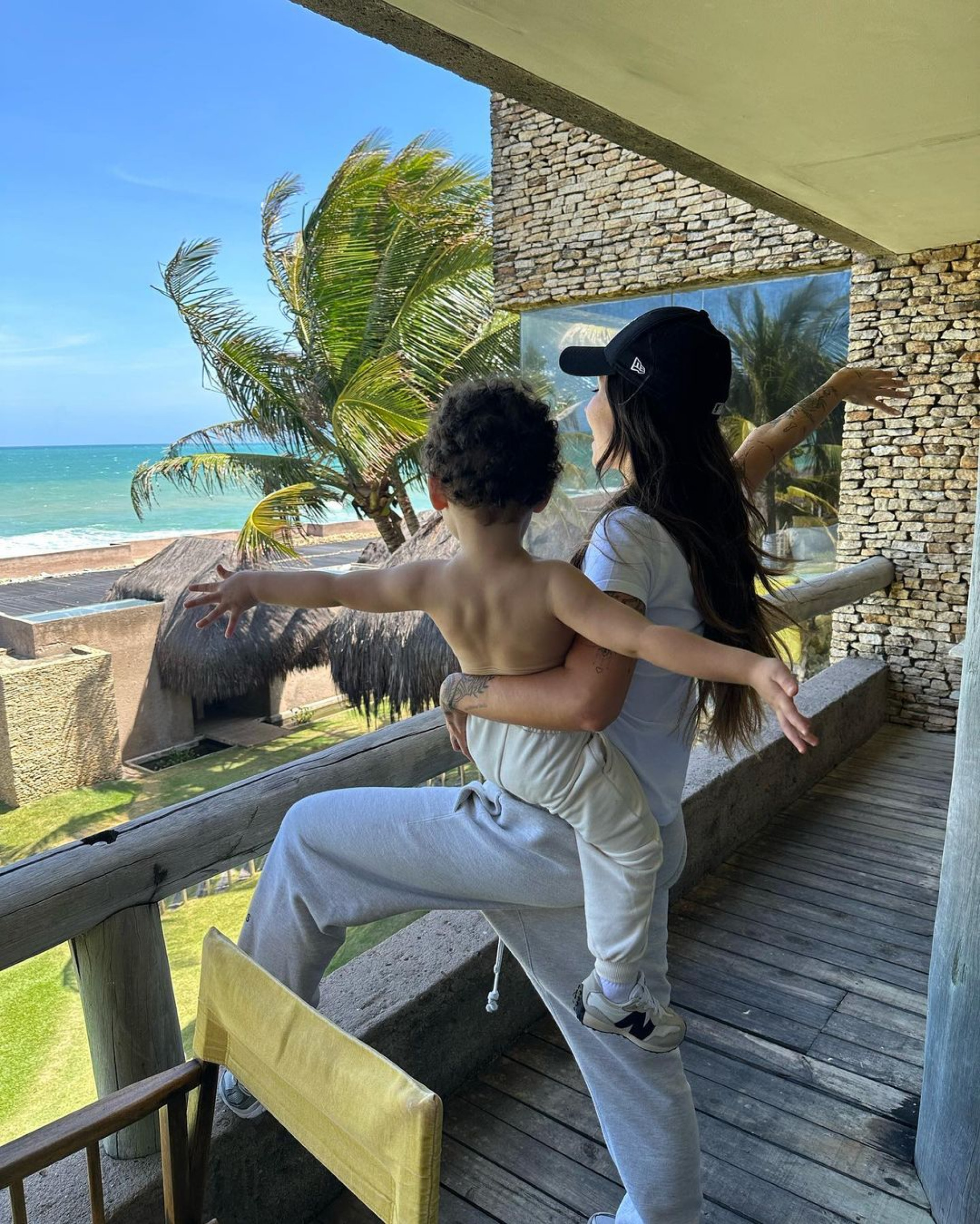 Bianca Andrade e o filho, Cris - Reprodução