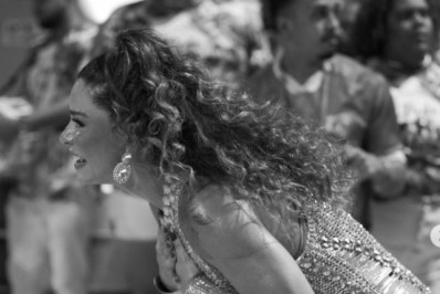 Rainha de Bateria da Mocidade publica carta aberta e admite: 'Meu corpo ainda não sabe o compasso do samba'