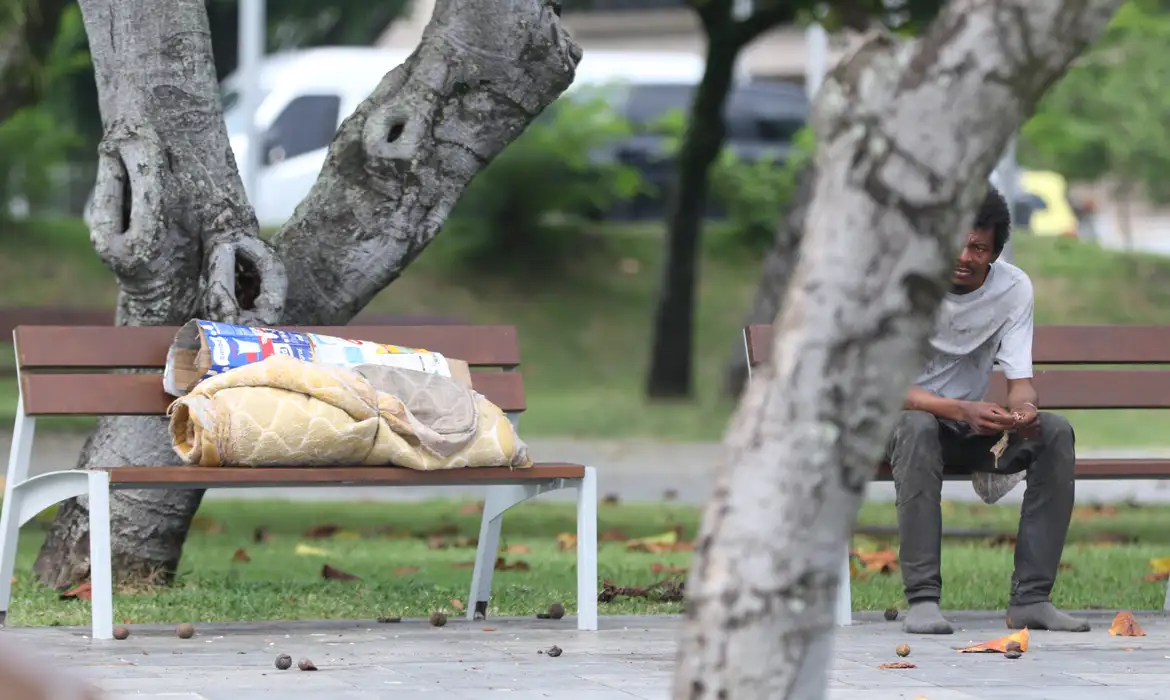 Bolsa de qualificação para população em situação de rua é aprovada pelo Senado