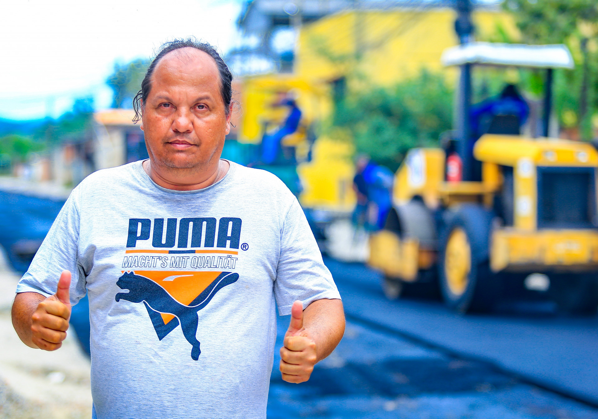 Morador da rua Tobias Barreto, David Biriba disse que está achando muito bom a pavimentação nas ruas do bairro - Rafael Barreto / PMBR