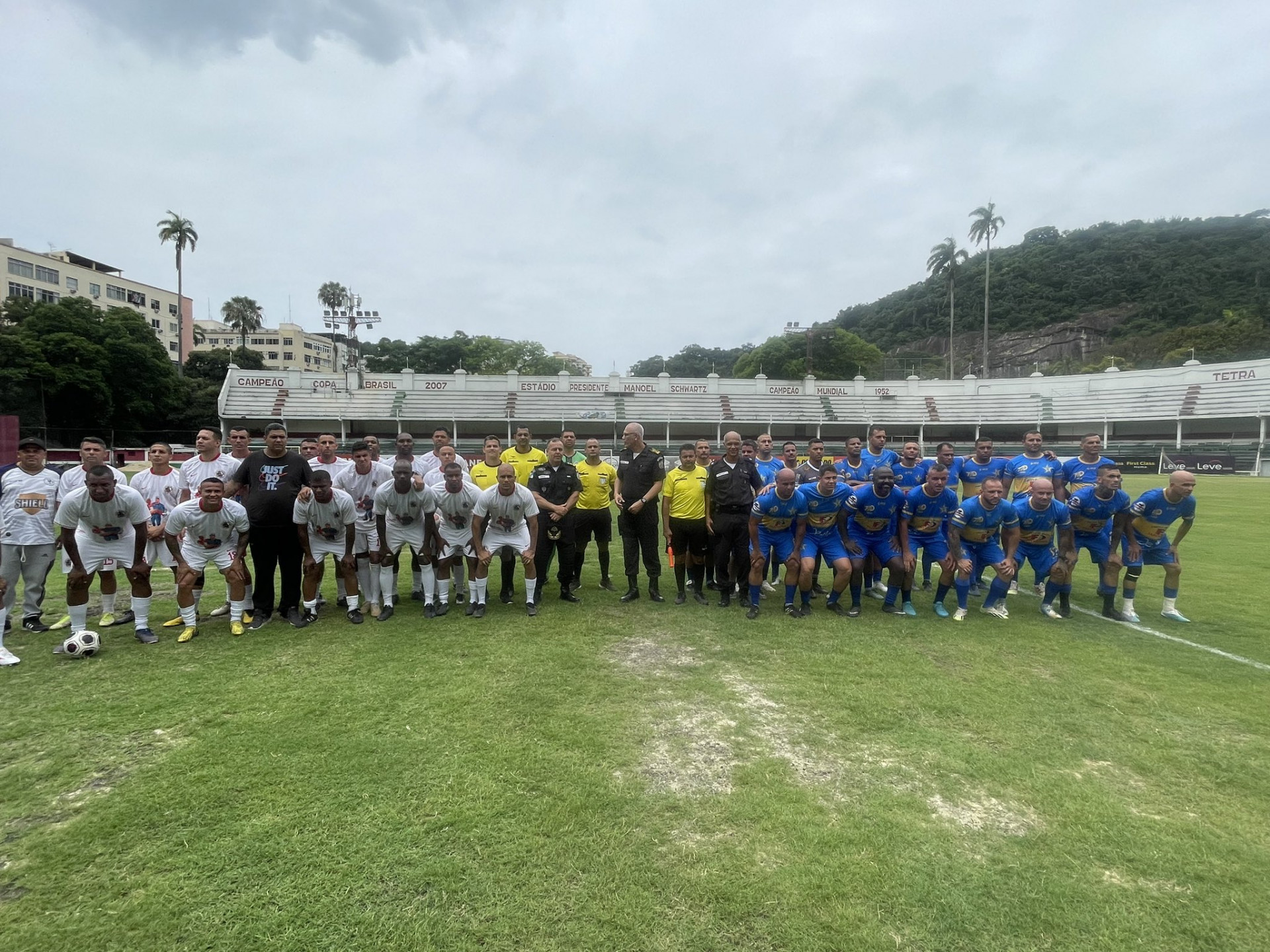 Os dois times formados antes da grande final nas Laranjeiras - Divulga&ccedil;&atilde;o / Pmerj