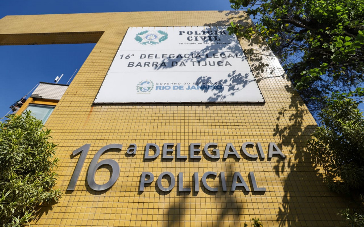 A vítima, identificada como Carla, foi resgatada por agentes da Unidade de Resgate de Reféns do Bope