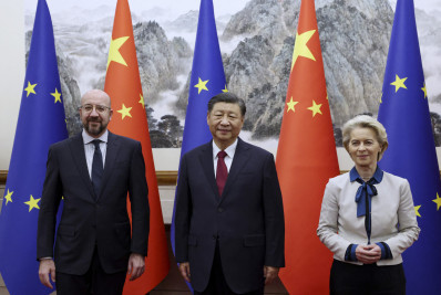 UE: em encontro com Xi, Von der Leyen diz buscar 'progresso real' na relação com China