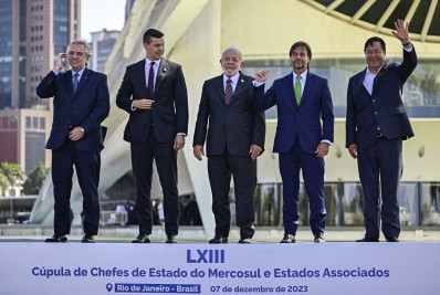 Lula não desfez acordo do Mercosul com a União Europeia por tratado com a França