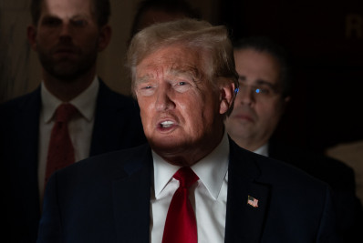 Donald Trump comparece novamente a julgamento por fraude fiscal