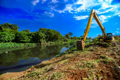 Programa Limpa Rio inicia limpeza e dragagem de rios em Belford Roxo